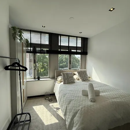 Spacious 2Br Penthouse Duplex With Private Rooftop Terrace Near Amsterdam Museums *