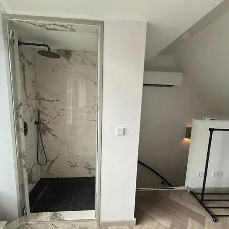 Spacious 2Br Penthouse Duplex With Private Rooftop Terrace Near Amsterdam Museums شقة *